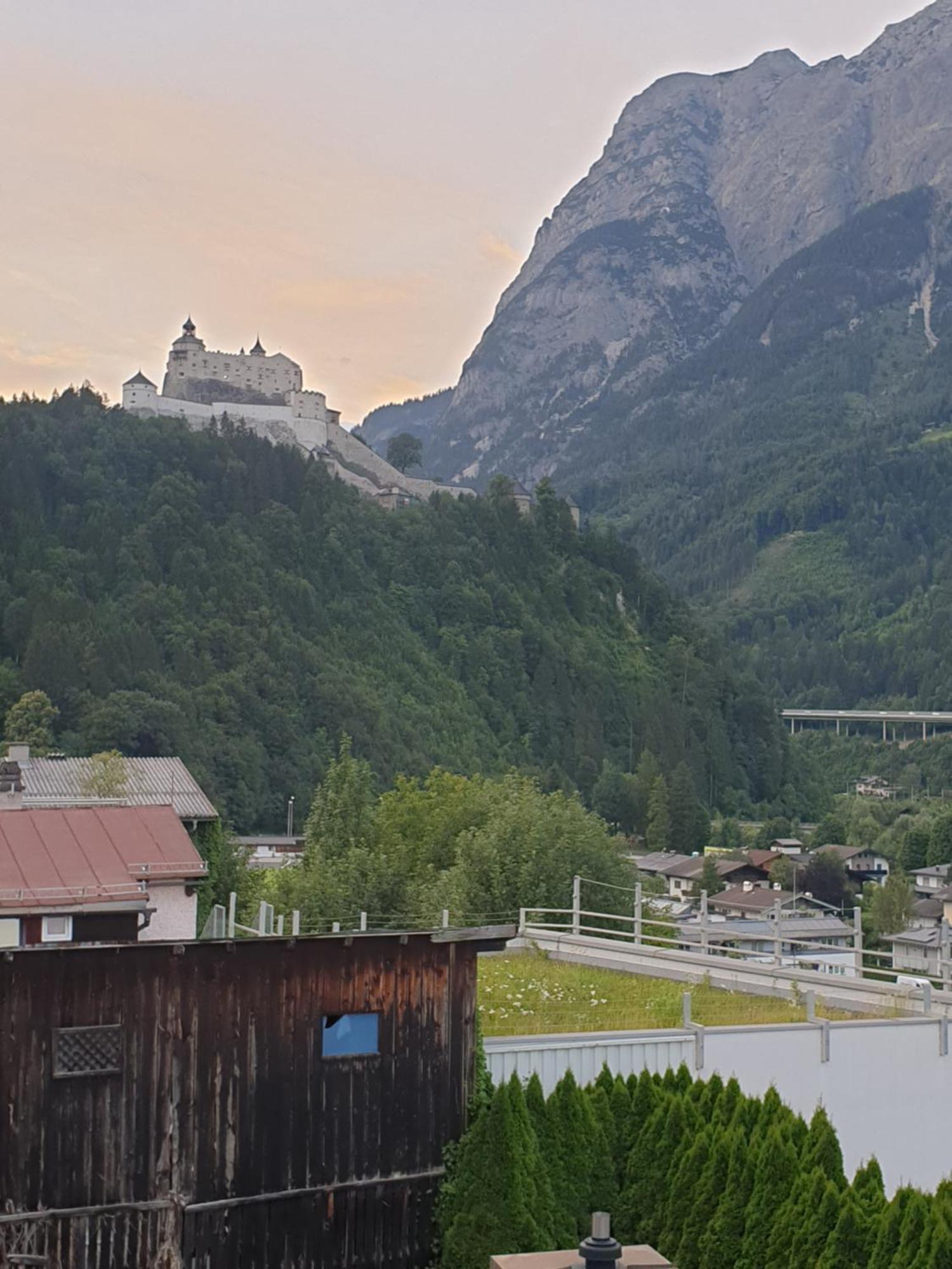 Weisses Roessel-Cavallo Bianco Werfen Exterior foto